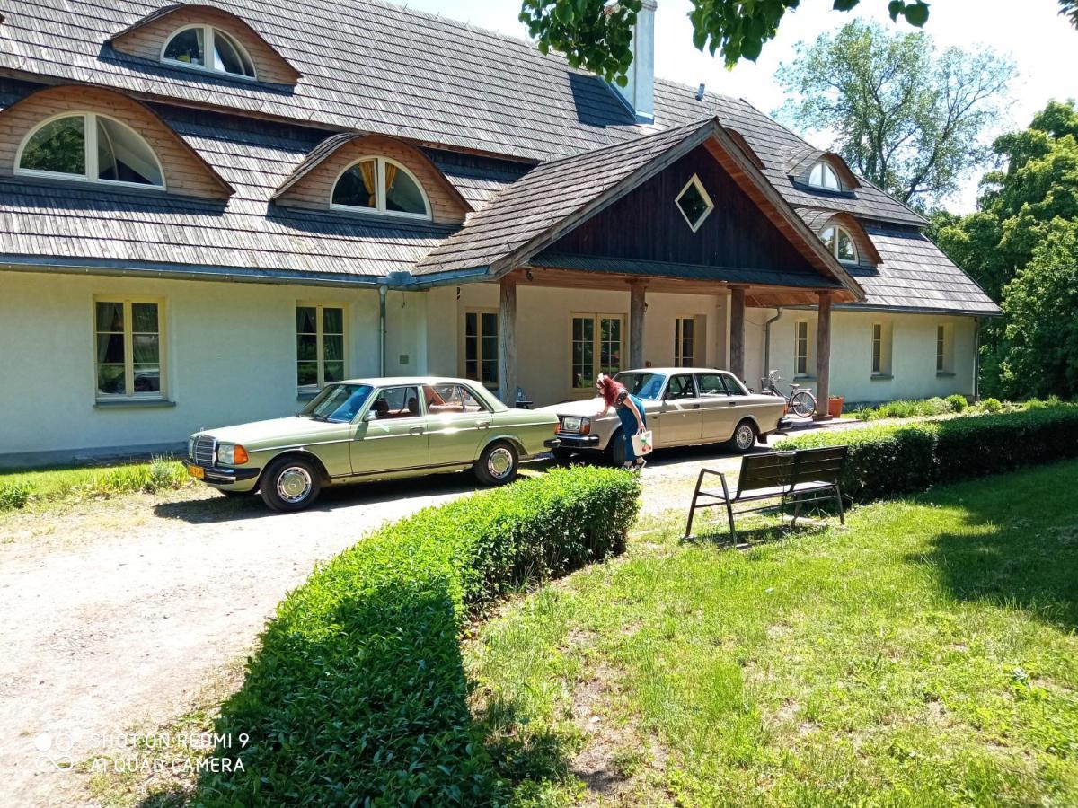 Bed and Breakfast Dwor Strzyzew Zelazowa Wola Esterno foto