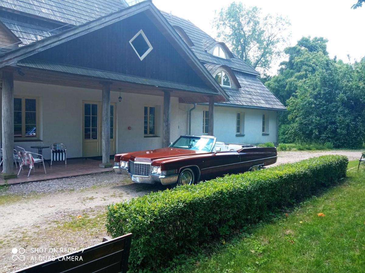 Bed and Breakfast Dwor Strzyzew Zelazowa Wola Esterno foto
