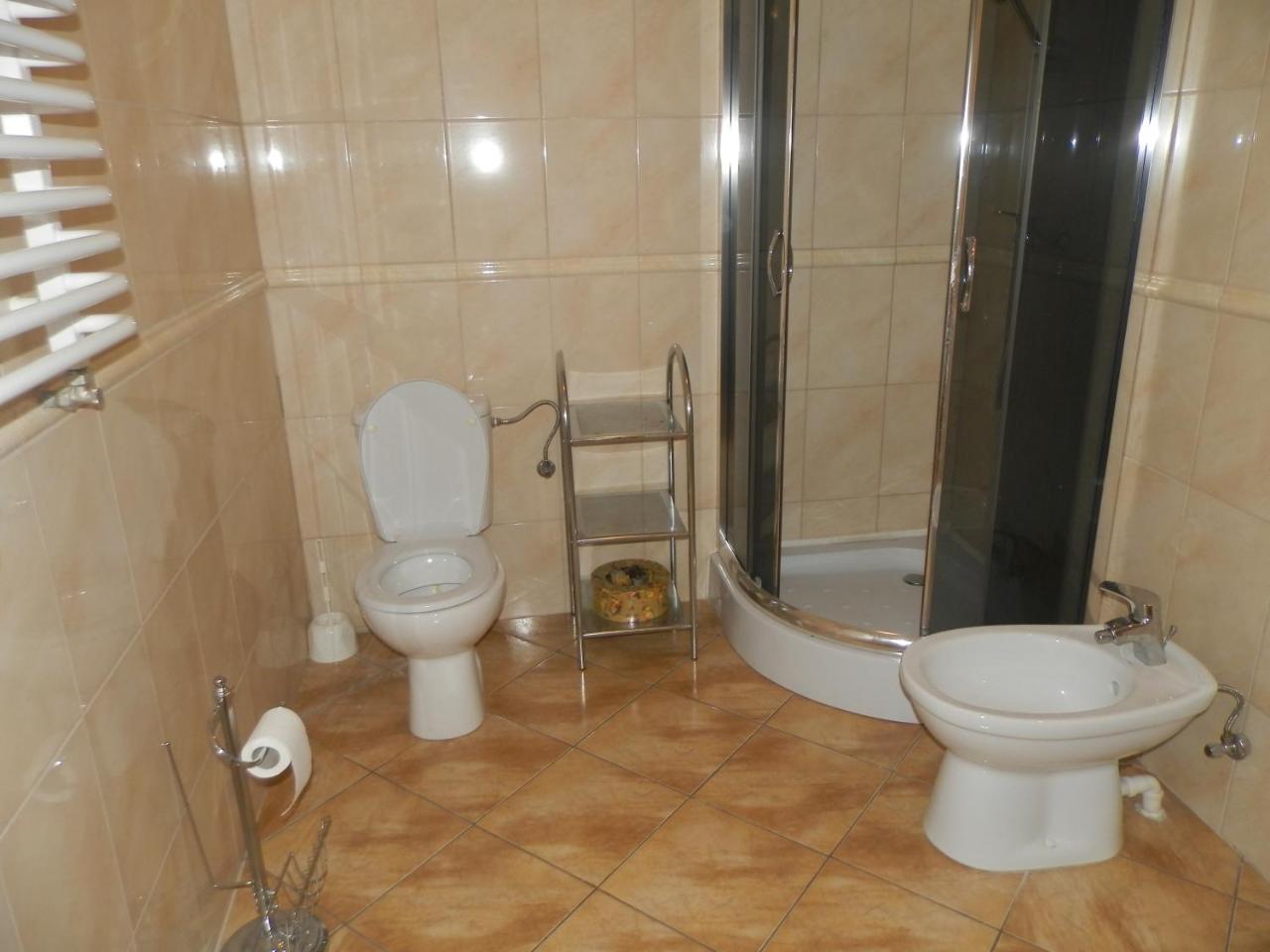 Bed and Breakfast Dwor Strzyzew Zelazowa Wola Esterno foto