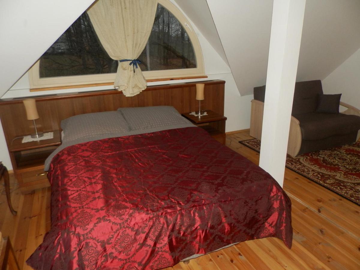 Bed and Breakfast Dwor Strzyzew Zelazowa Wola Esterno foto